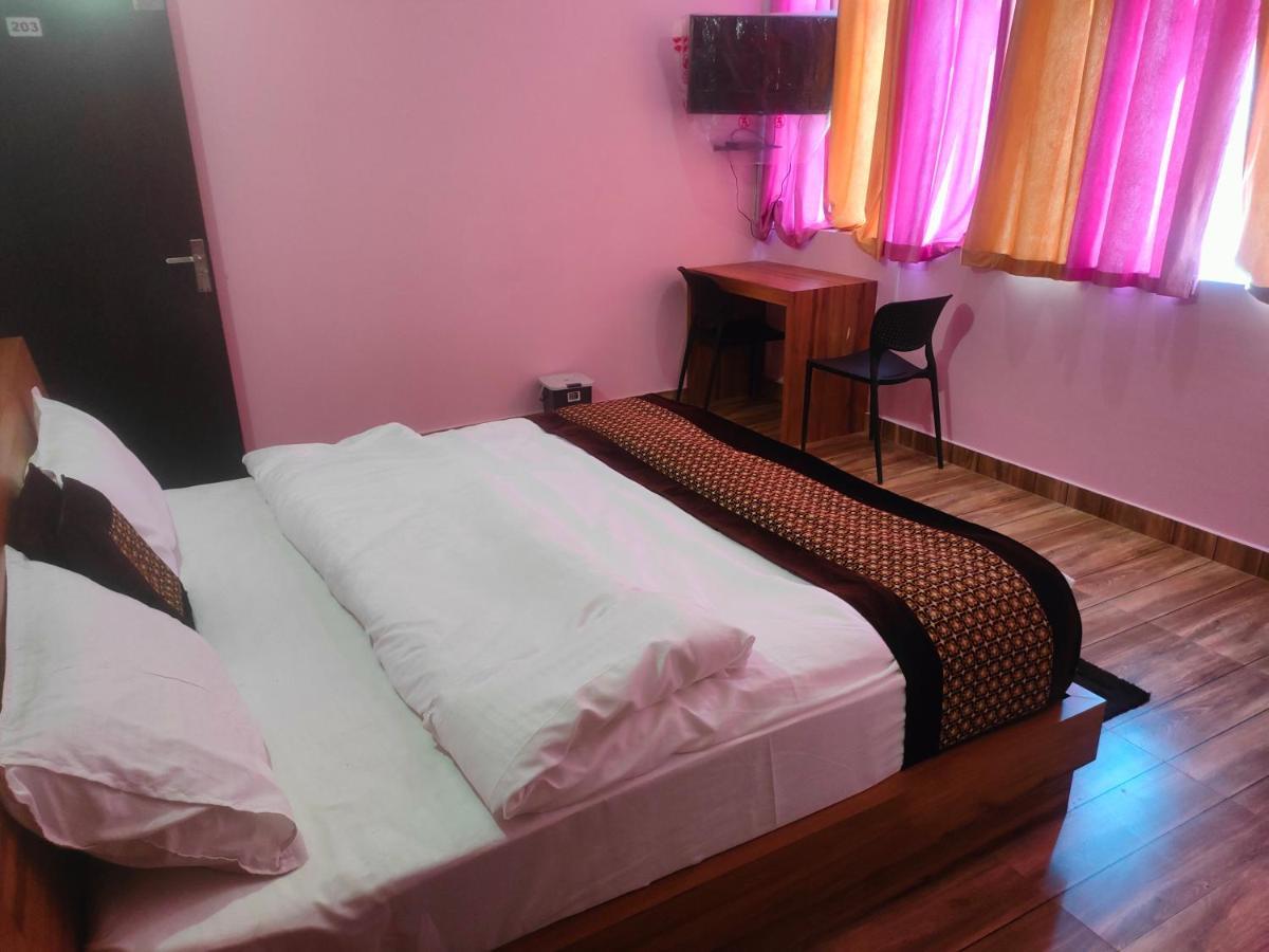 Hotel Rishabh And Banquet Hall Pithoragarh Exterior photo